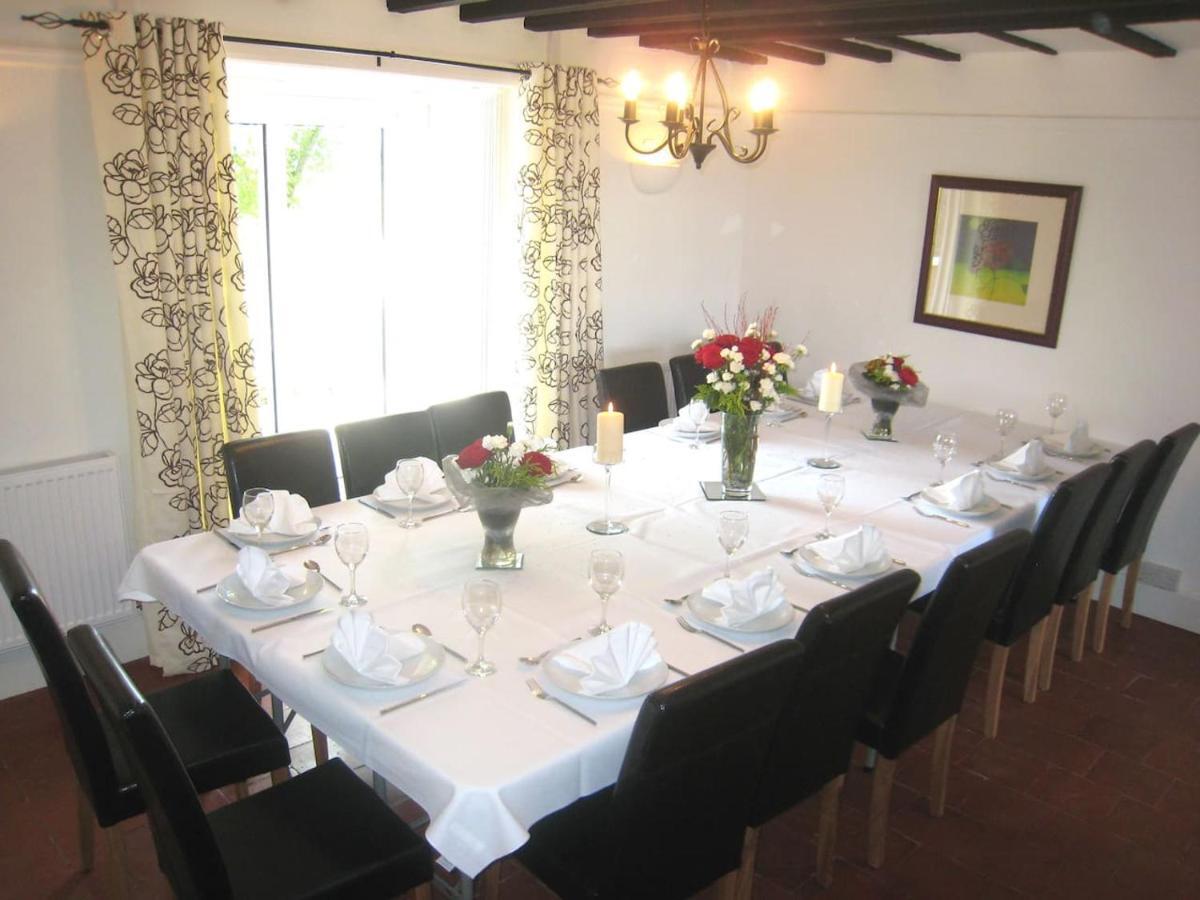 Arden Hill Farmhouse - Hot Tub, Snooker Table, Sleeps 16 스트렛포드-어폰-에이본 외부 사진